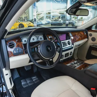 ROLLS ROYCE GHOST  2010  GCC DONE ONLY 30,000KM-7