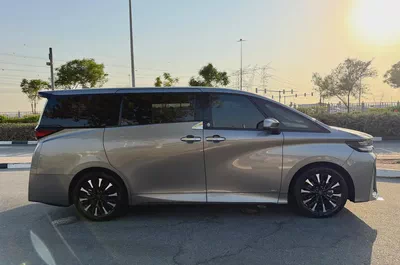 VIP Seats Toyota Alphard 2024 Japanese Specs-6