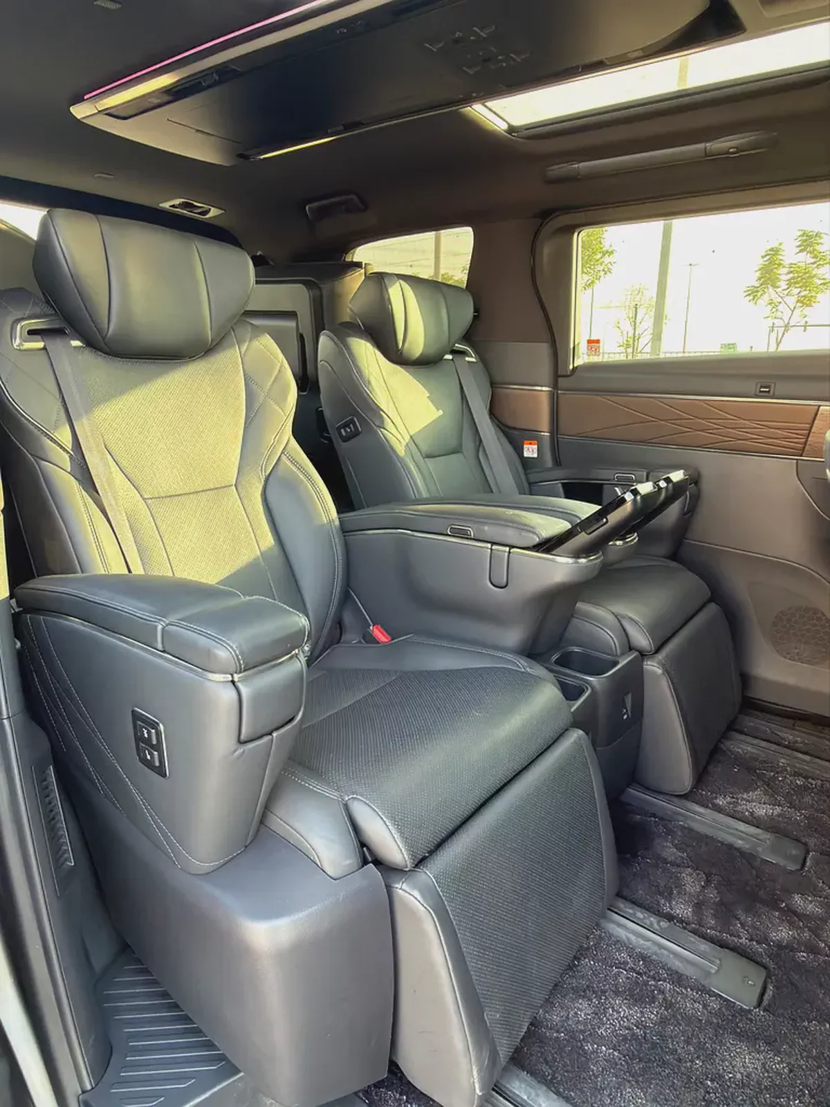 VIP Seats Toyota Alphard 2024 Japanese Specs-12-12