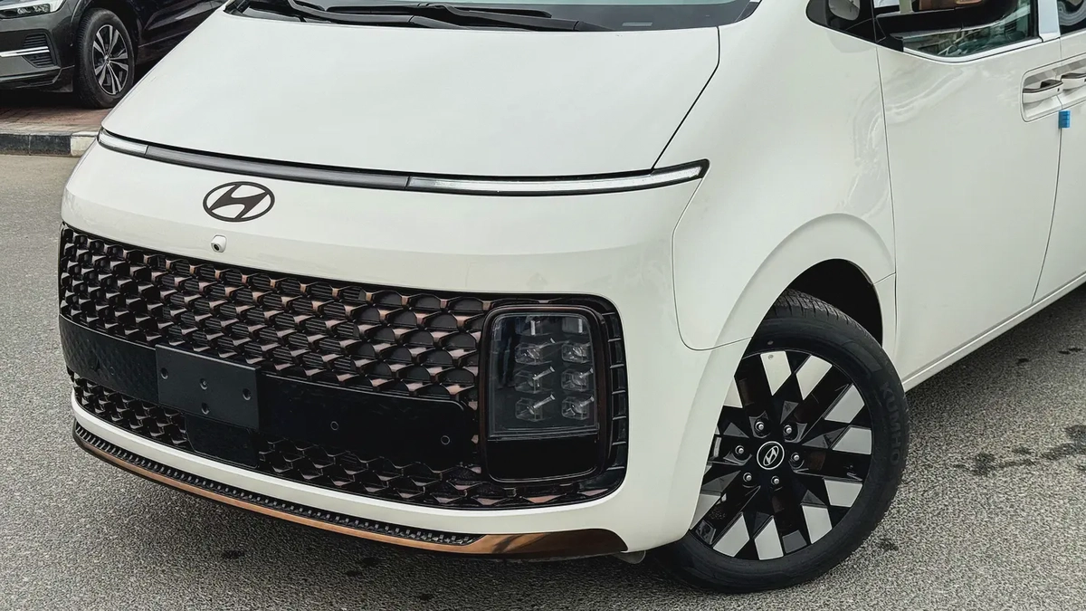 Hyundai Staria Premium 3.5L V6 GCC Brand New 2026-1-1
