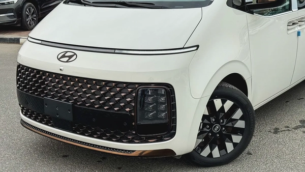 Hyundai Staria Premium 3.5L V6 GCC Brand New 2026