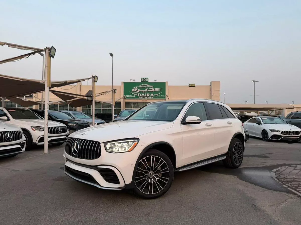 For sale Mercedes-Benz GLC 300 I (X253) Facelift, 2.0 l, 2021 in UAE, Sharjah