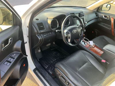 Toyota Highlander  2013 Toyota Highlander Hybrid 3.5L V6 - Rear Camera Leather Seat - Sunroof-9