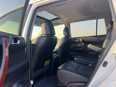 Toyota Highlander  2013 Toyota Highlander Hybrid 3.5L V6 - Rear Camera Leather Seat - Sunroof-16