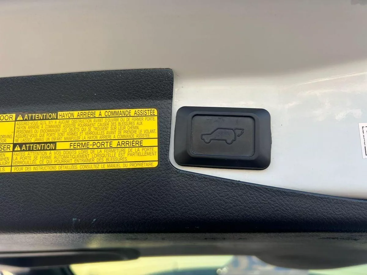 Toyota Highlander  2013 Toyota Highlander Hybrid 3.5L V6 - Rear Camera Leather Seat - Sunroof-19-0