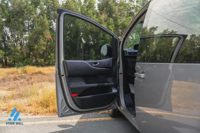2023 Hyundai Staria Premium - GCC Specs - Like New!-9