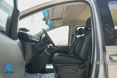 2023 Hyundai Staria Premium - GCC Specs - Like New!-10