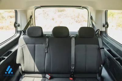 2023 Hyundai Staria Premium - GCC Specs - Like New!-16