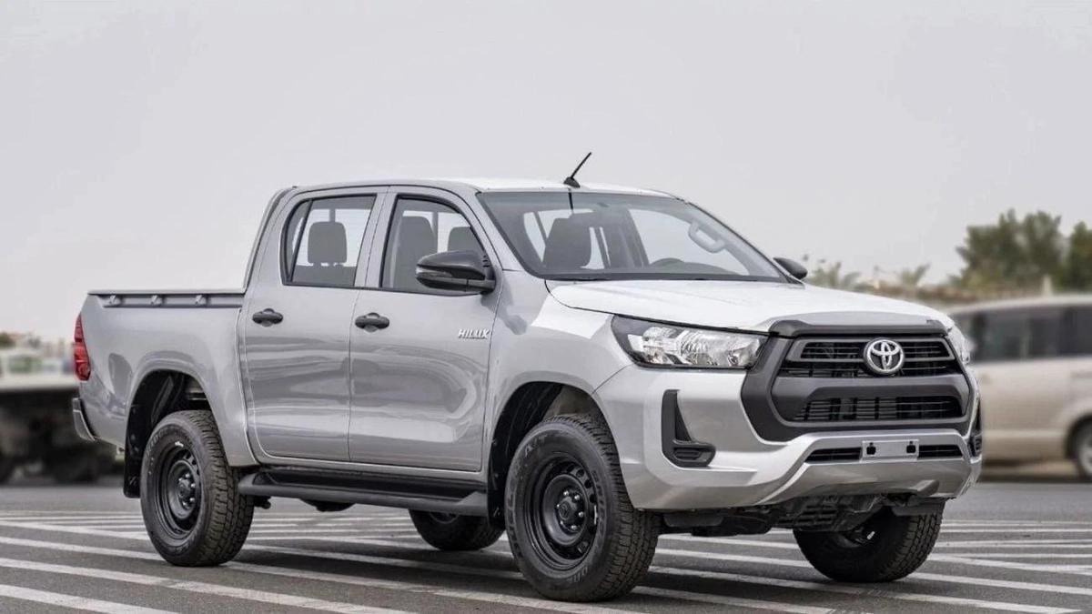 Toyota Hilux Toyota Hilux 2.4 Manual Mid Option 2025-9-9