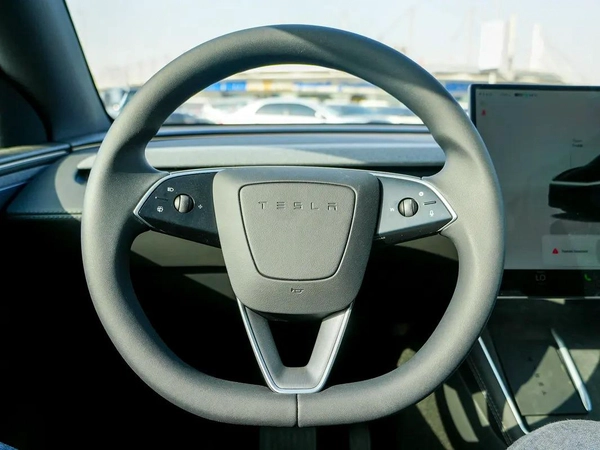 2025 TESLA MODEL YL AWD 7-SEATS LONG RANGE BRAND NEW 0KM