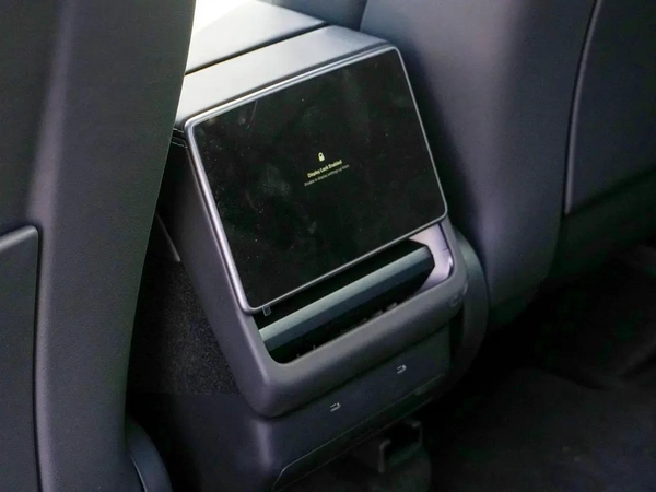 2025 TESLA MODEL YL AWD 7-SEATS LONG RANGE BRAND NEW 0KM