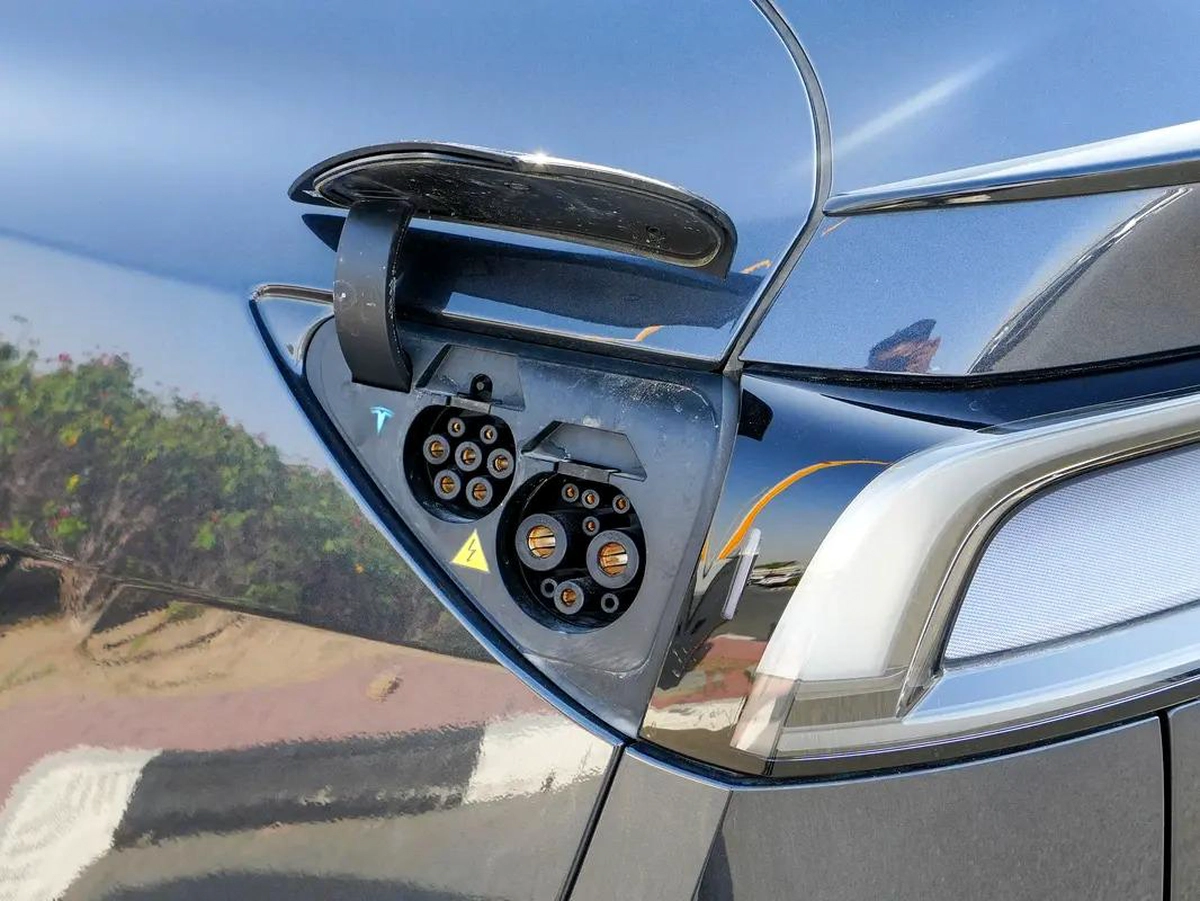 2025 TESLA MODEL YL AWD 7-SEATS LONG RANGE BRAND NEW 0KM-16-16