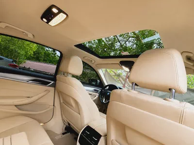 BMW 5-Series 520i Exclusive 2020 GCC Specs - Pristine Condition-4