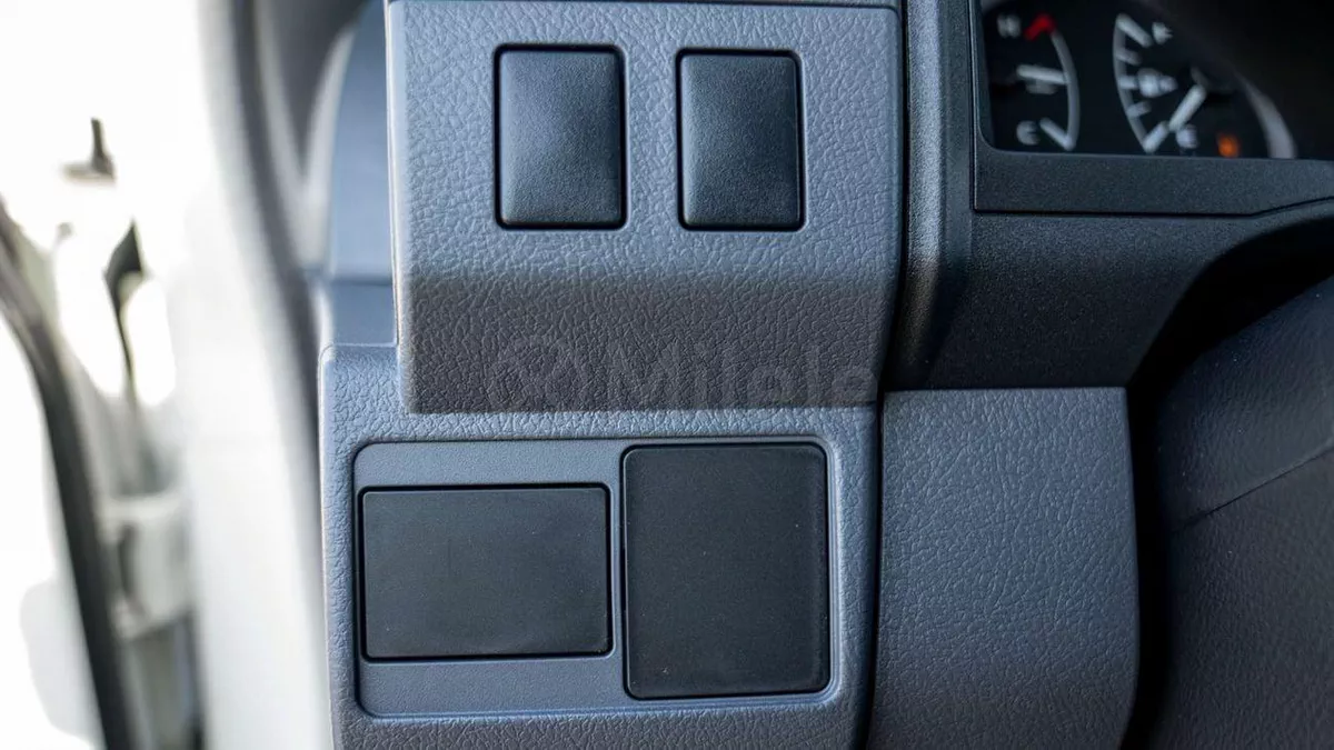Toyota Land Cruiser 70 TOYOTA LAND CRUISER 76-15-0