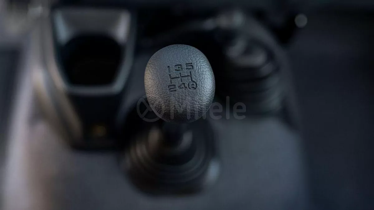 Toyota Land Cruiser 70 TOYOTA LAND CRUISER 76-23-0