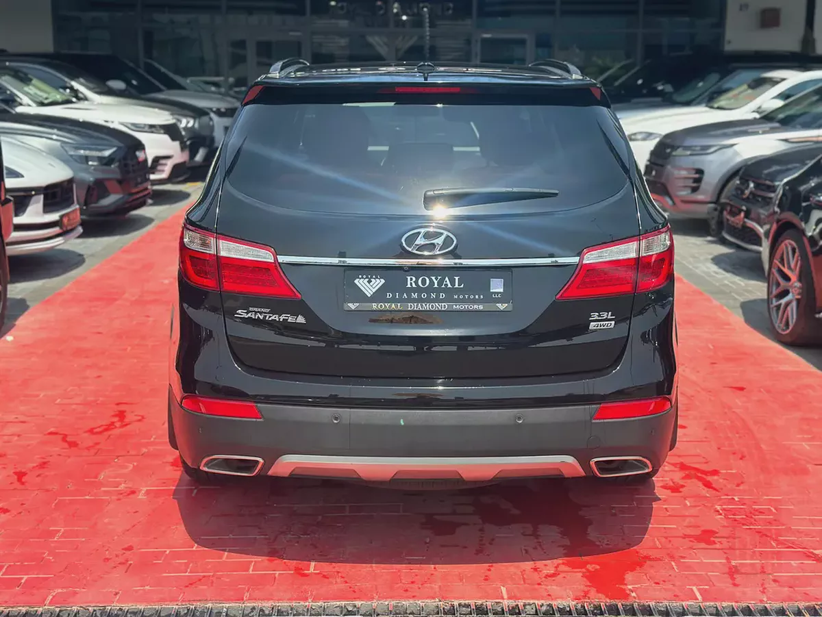 Hyundai Grand Santa Fe Limited 2015 GCC Specs - 7 Seater Family SUV-4-4