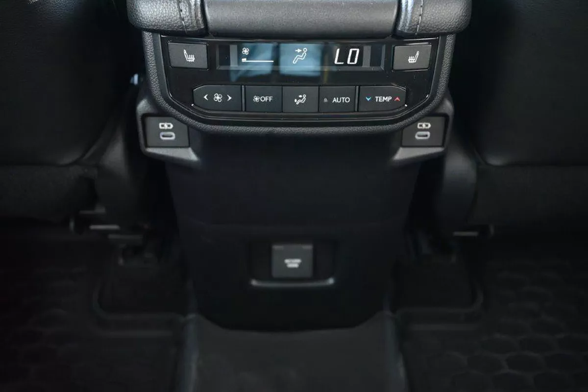 New 2023 Toyota Highlander-3-3