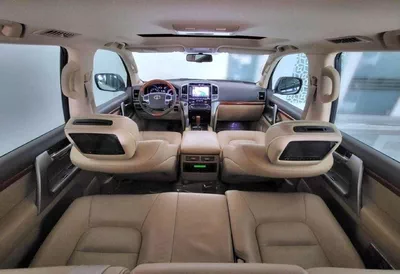 Toyota Land Cruiser VXR 5.7L-8CYL EXCELLENT CONDITION-7