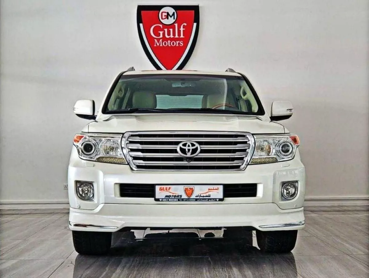 Toyota Land Cruiser VXR 5.7L-8CYL EXCELLENT CONDITION-1-0