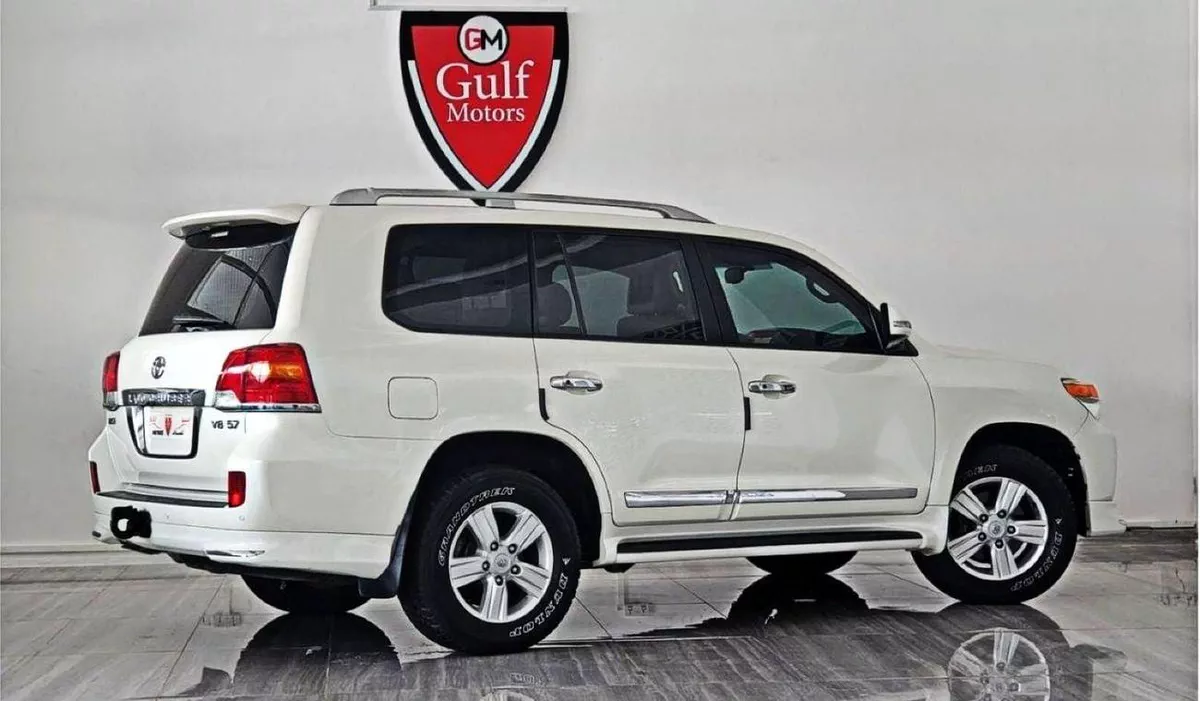 Toyota Land Cruiser VXR 5.7L-8CYL EXCELLENT CONDITION-3-0