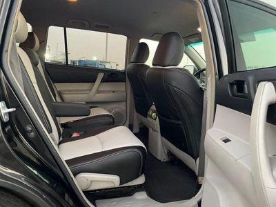 Toyota Highlander 2012 Toyota Highlander 4x4 - 3.5L V6 MidOption+ 7 Leather Seats Great Condition --13