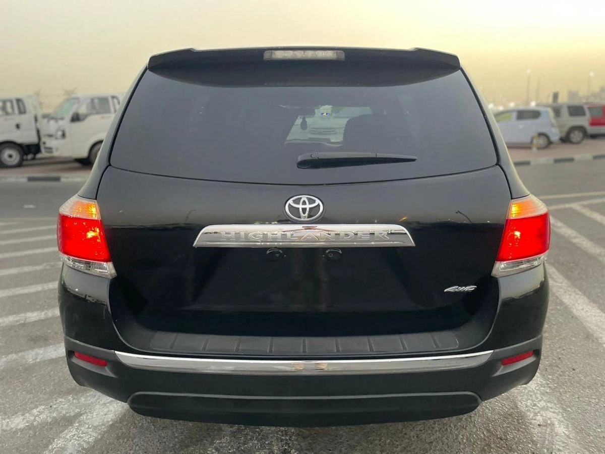 Toyota Highlander 2012 Toyota Highlander 4x4 - 3.5L V6 MidOption+ 7 Leather Seats Great Condition --7-0