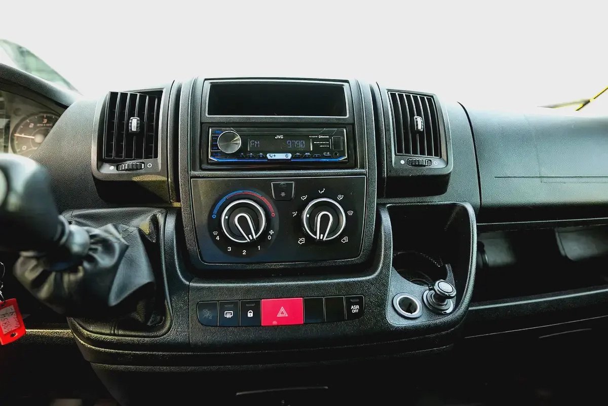 Peugeot Boxer Delivery Van | GCC Specs | Ref#P73191-11-11