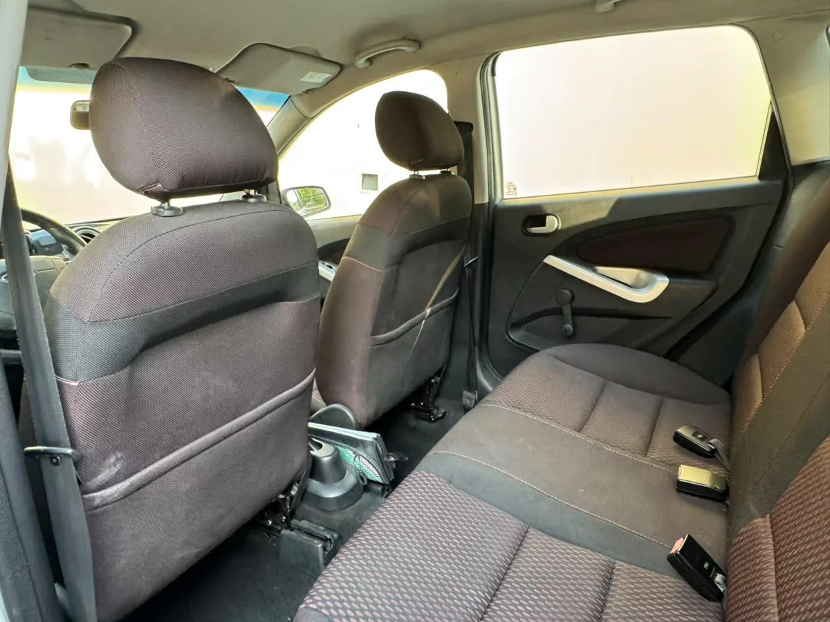 Gulf Specs 2011 FORD FIGO 1.2Litre V4, Agency Maintained (AL-TAYER)-3-3