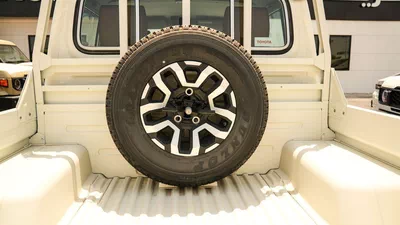 Toyota Land Cruiser Pick Up LC79 DC 2.8L DSL 25YM FULL AT-12