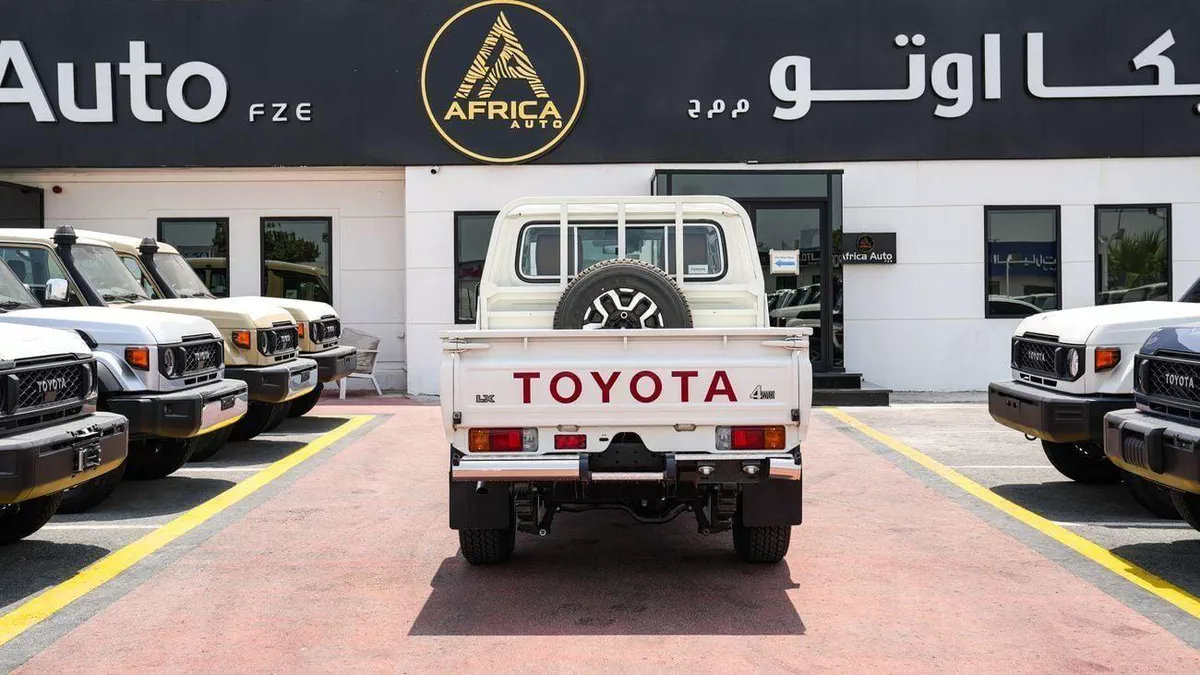 Toyota Land Cruiser Pick Up LC79 DC 2.8L DSL 25YM FULL AT-15-0