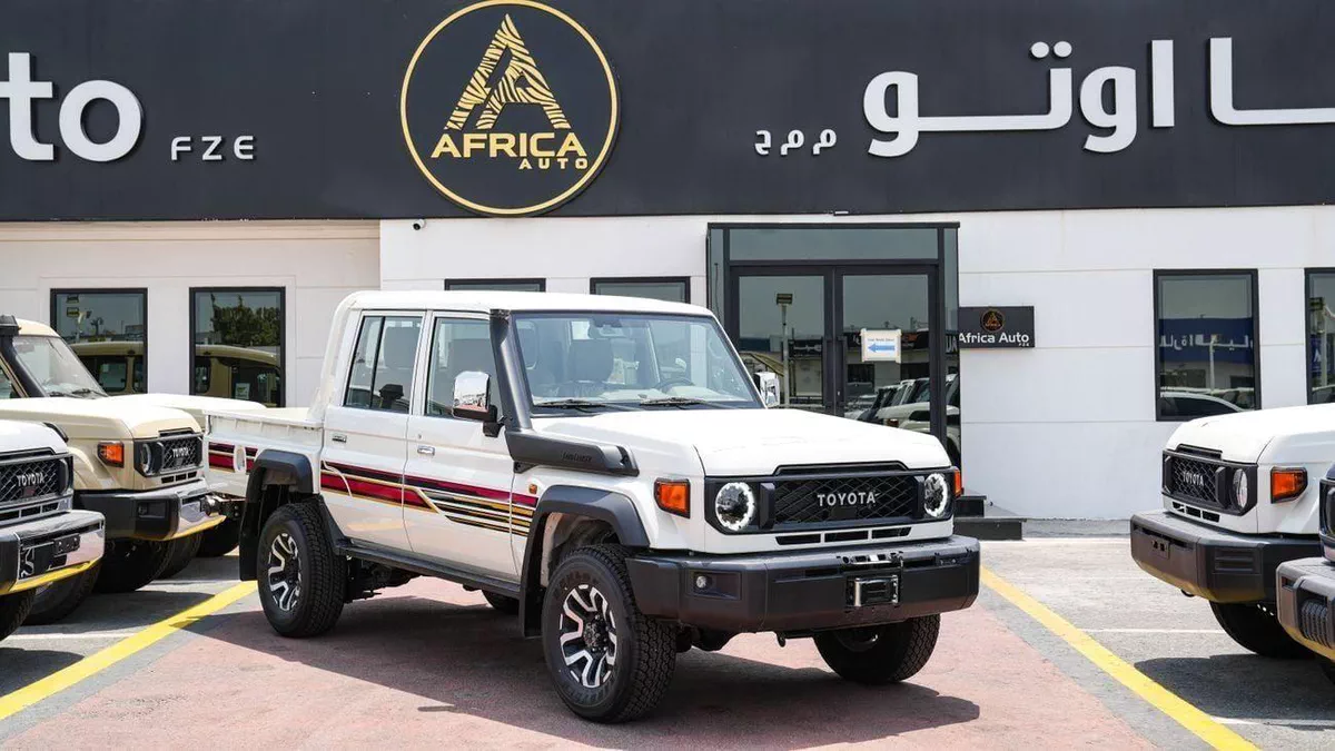 Toyota Land Cruiser Pick Up LC79 DC 2.8L DSL 25YM FULL AT