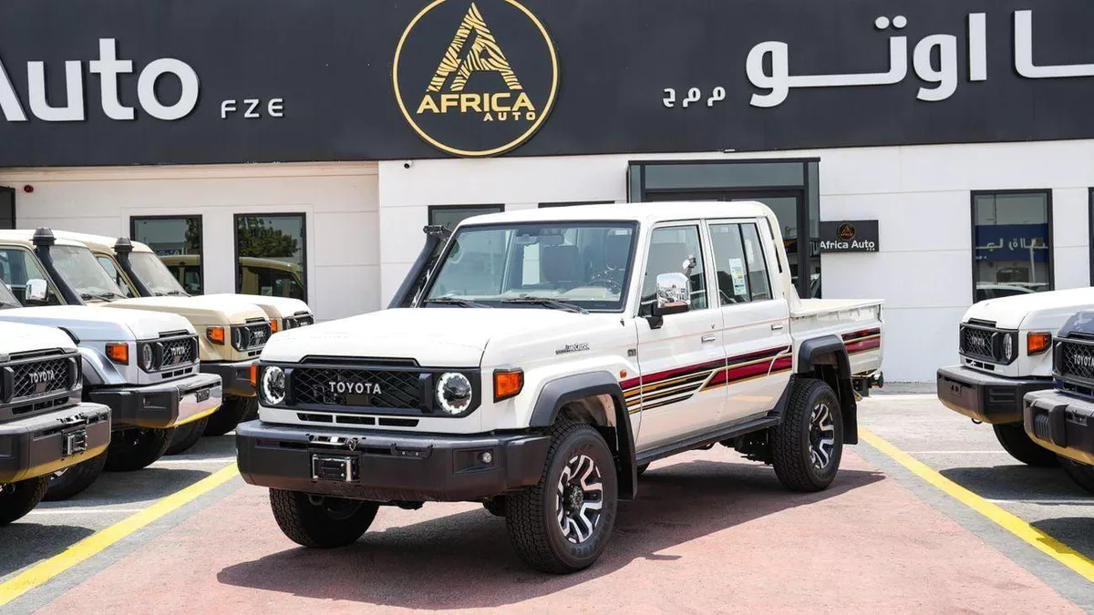 Toyota Land Cruiser Pick Up LC79 DC 2.8L DSL 25YM FULL AT-2-0