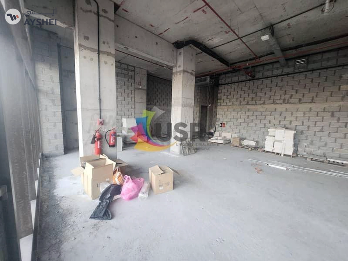 SPACIOUS AND READY FOR RENT SHOP FOR 289K-3-3