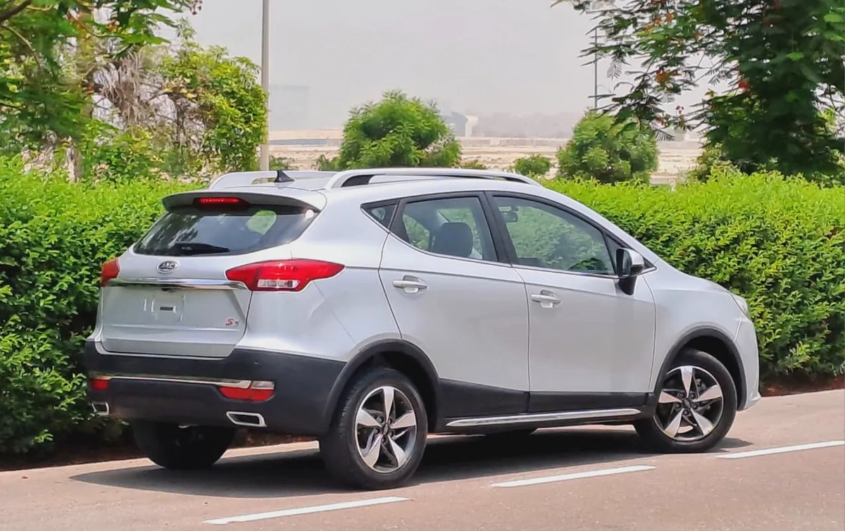 444-Monthly l GCC l Sunroof, Leather, Cruise l Accident Free