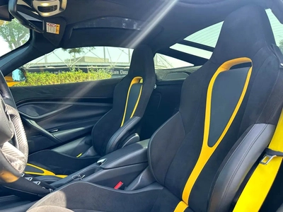McLaren 720S-1