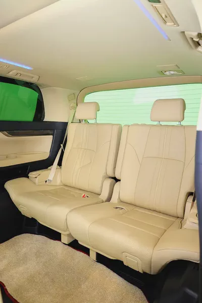 Toyota Alphard Executive VIP Lounge V6 - 296 HP - FULLY LOADED - LIKE NEW CONDITION-11