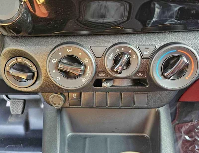 Toyota Hilux GL SINGLE CABIN BASIC / 5 + 2 HOOKS LONG BODY / 2.4L DIESEL M/T / PWR WINDOWS (CODE # DMSC)-12