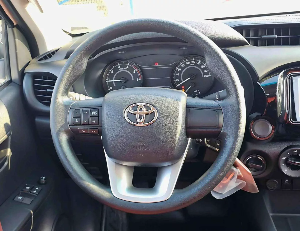 Toyota Hilux GL SINGLE CABIN BASIC / 5 + 2 HOOKS LONG BODY / 2.4L DIESEL M/T / PWR WINDOWS (CODE # DMSC)-10-0