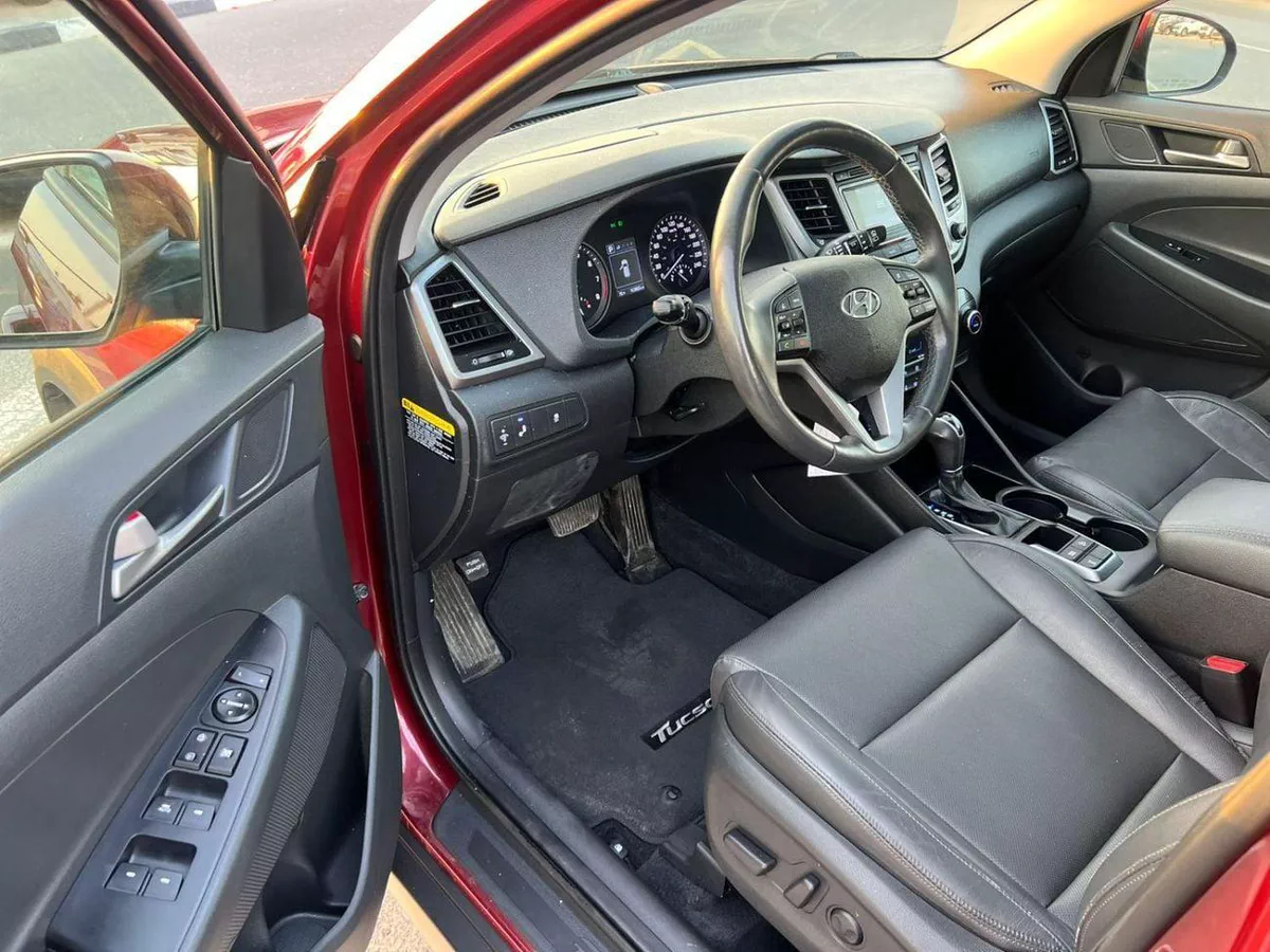 Hyundai Tucson GL 2017 Hyundai Tucson 2.0L V4 - Panoramic Sunroof - AWD 4x4 - Rear Camera - Leather seats-9-0