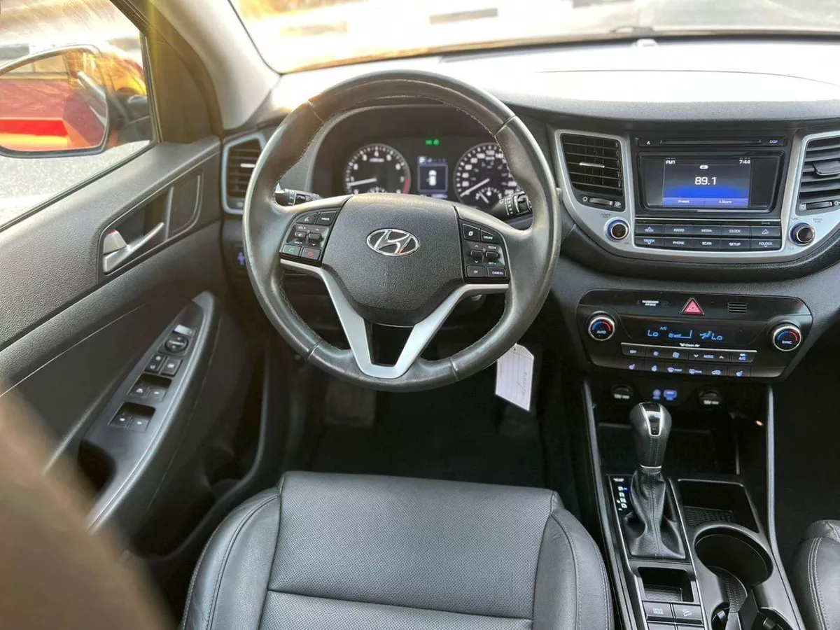 Hyundai Tucson GL 2017 Hyundai Tucson 2.0L V4 - Panoramic Sunroof - AWD 4x4 - Rear Camera - Leather seats-11-0