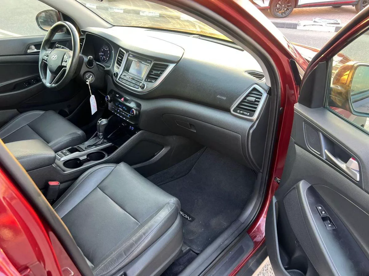 Hyundai Tucson GL 2017 Hyundai Tucson 2.0L V4 - Panoramic Sunroof - AWD 4x4 - Rear Camera - Leather seats-12-0