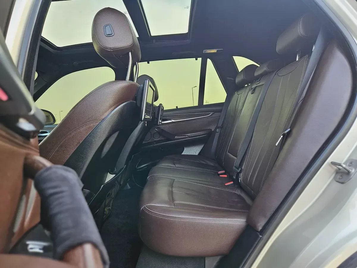 BMW X5 xDrive35i 2015 GCC Specs - Premium Low KM Full Option Top Panoramic With 2 Original Keys-9-9
