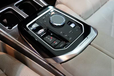 BMW 740i M Sport-2