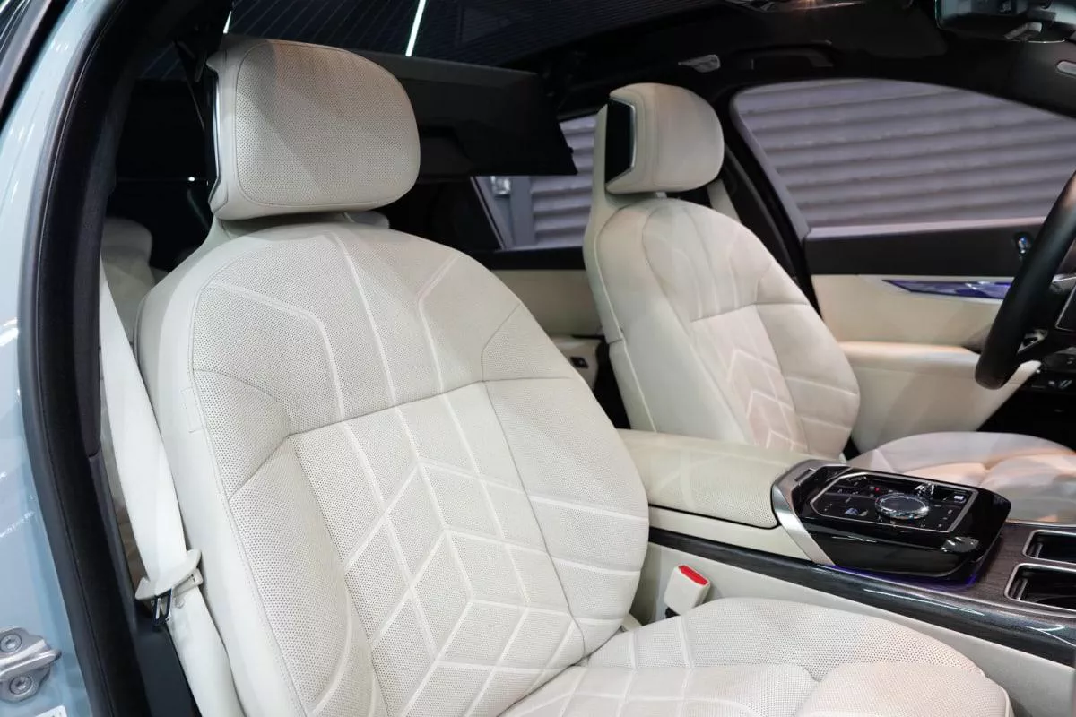 BMW 740i M Sport-3-3