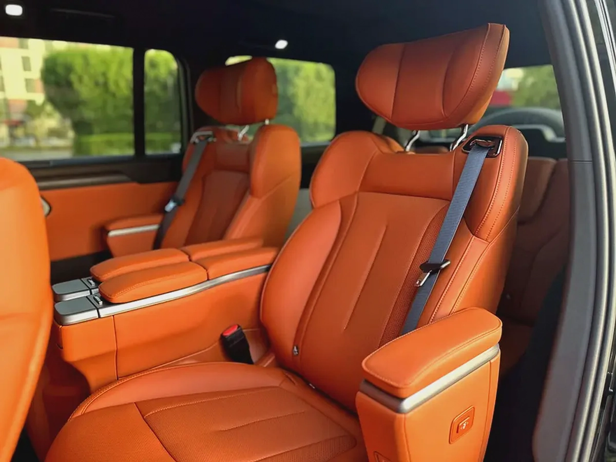 ROX 01 VIP /  2026  /  HYBRID / Long-Range / New 6 seats-11-11