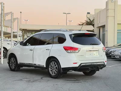 Nissan Pathfinder Platinum-3