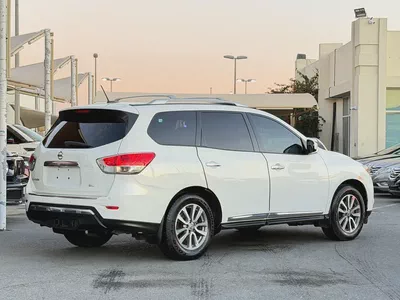 Nissan Pathfinder Platinum-5