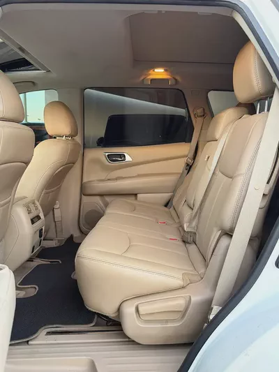 Nissan Pathfinder Platinum-8