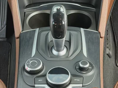 2019 Alfa Romeo Stelvio S - GCC Specs-8