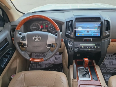 Toyota Land Cruiser GXR V8 Model 2015 Full Options Very Clean Condition-6